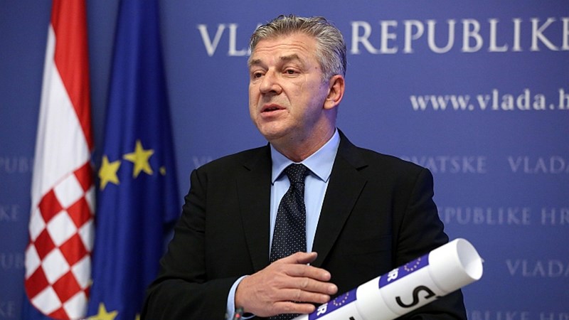 Potpredsjednik Vlade Ostojić: Na registarskim oznakama vozila ostaje hrvatski grb 